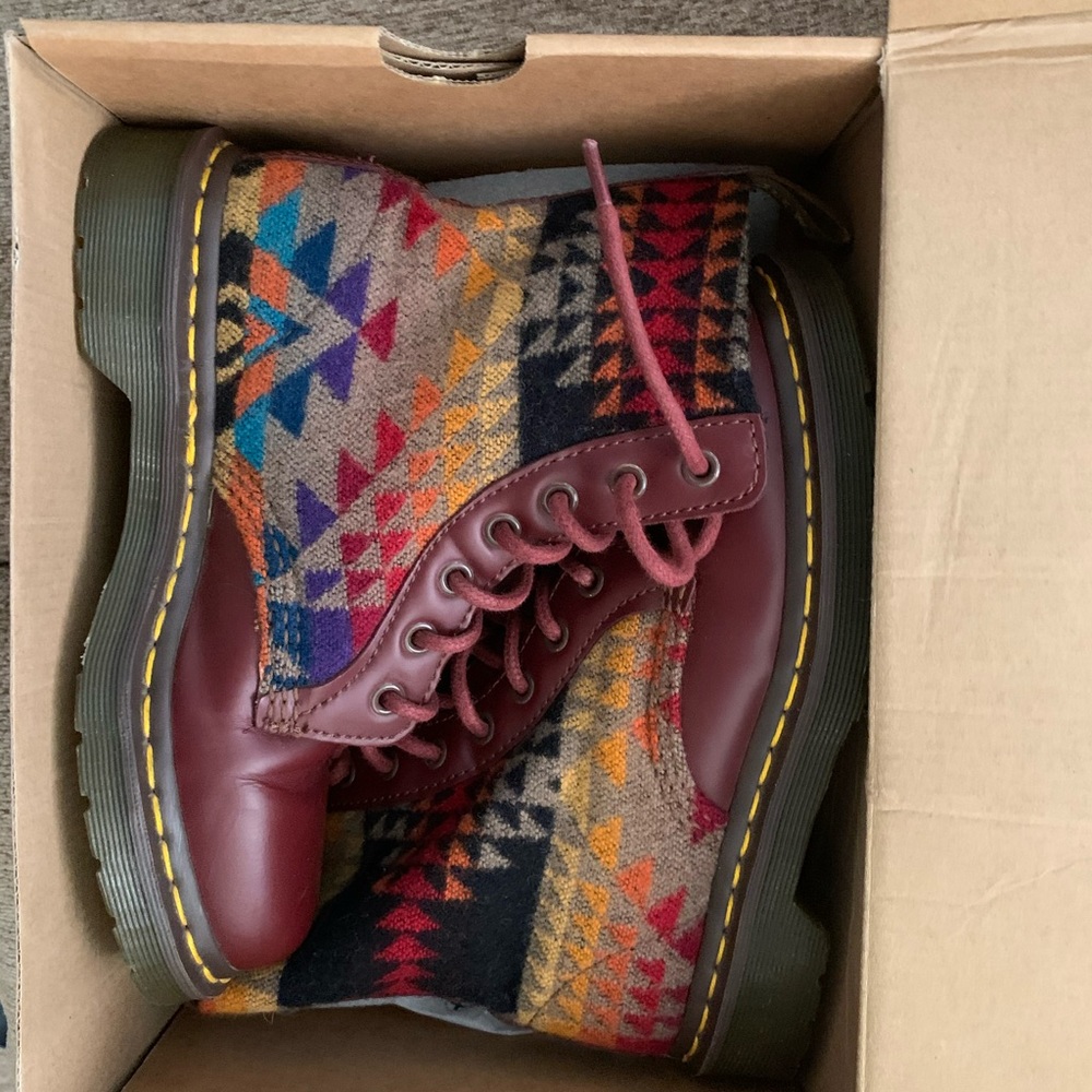 RARE Dr. Marten Pendleton boots SZ 6